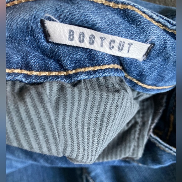 Bullhead Jeans - Picture 4 of 6